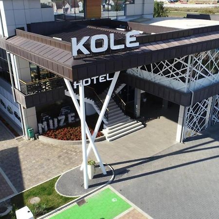 Hotel Kole Čačak Extérieur photo