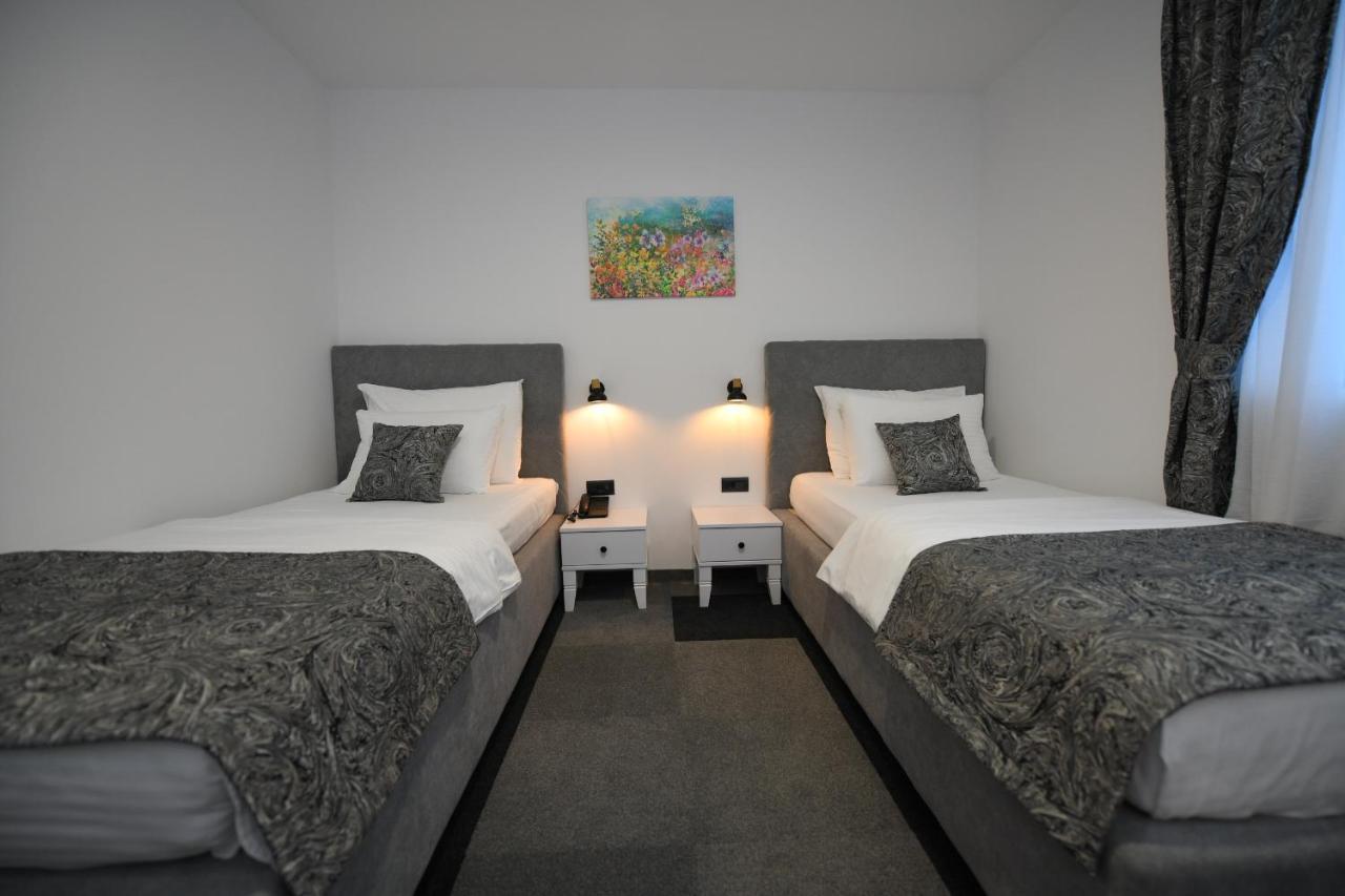 Hotel Kole Čačak Extérieur photo