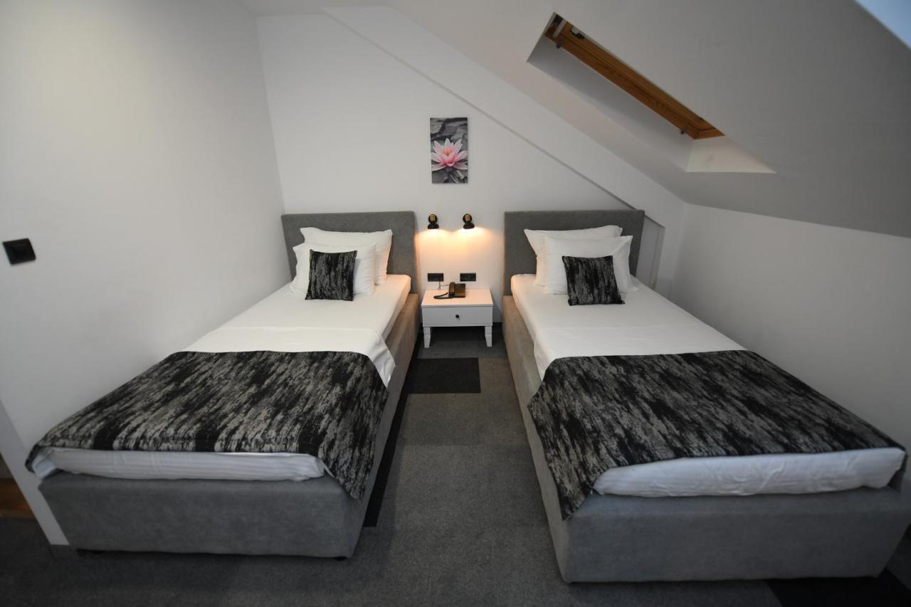 Hotel Kole Čačak Extérieur photo