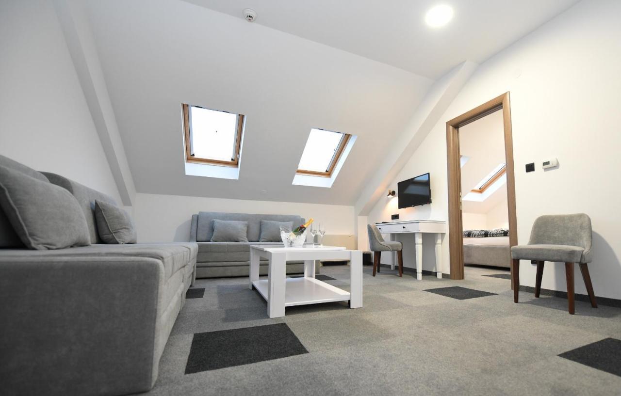 Hotel Kole Čačak Extérieur photo