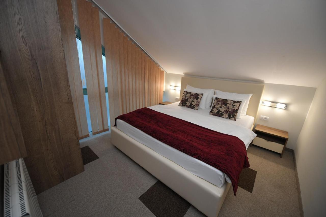 Hotel Kole Čačak Extérieur photo