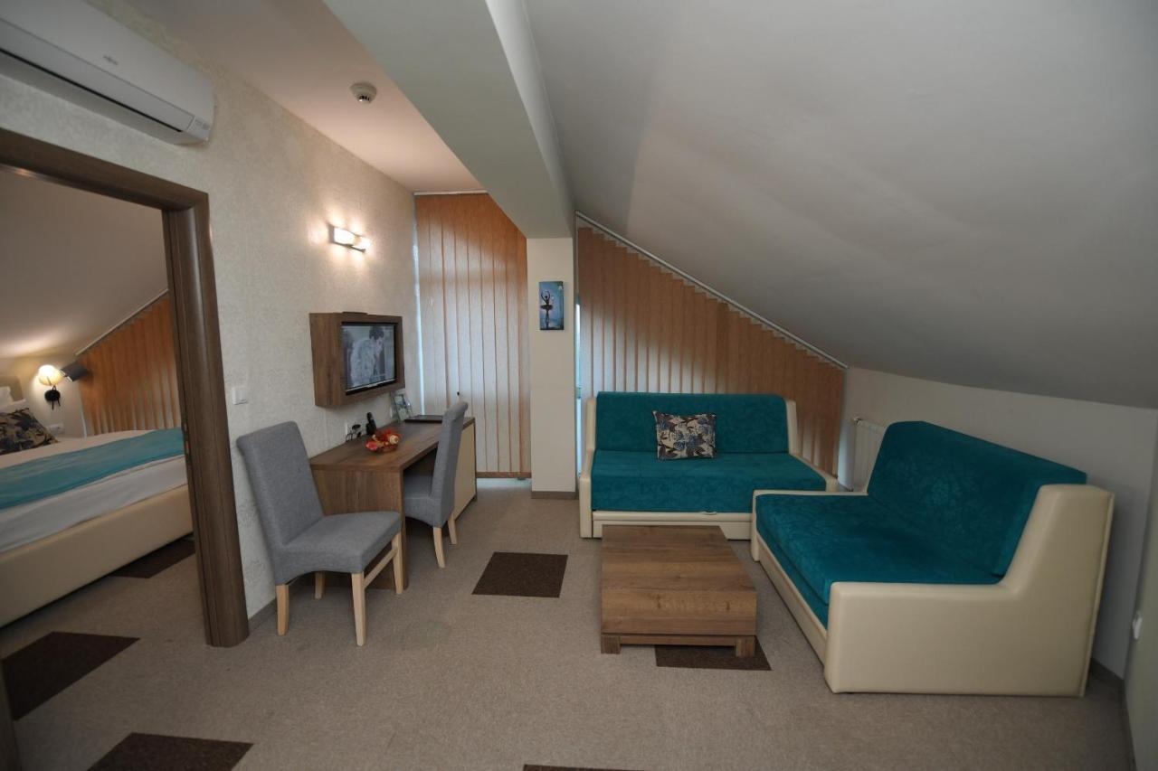 Hotel Kole Čačak Extérieur photo