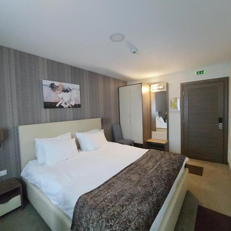 Hotel Kole Čačak Extérieur photo
