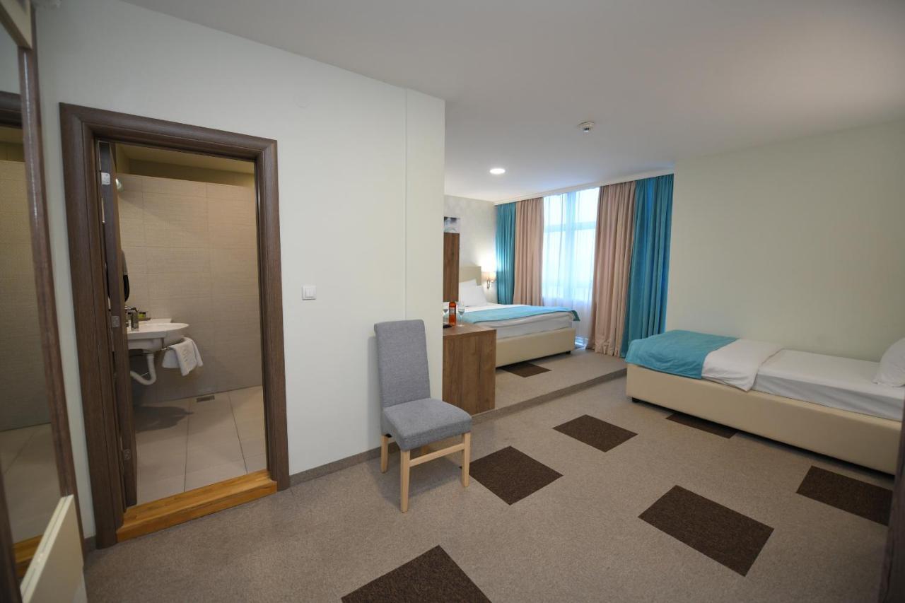 Hotel Kole Čačak Extérieur photo