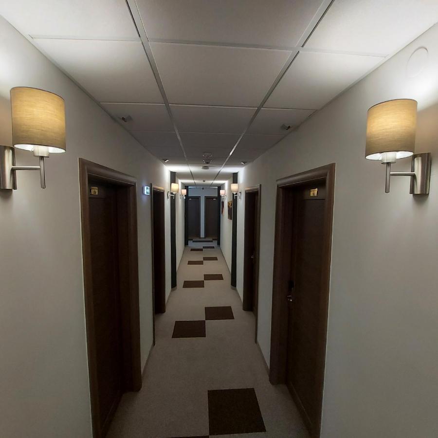Hotel Kole Čačak Extérieur photo