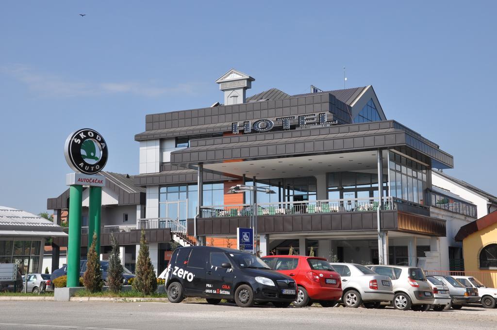 Hotel Kole Čačak Extérieur photo