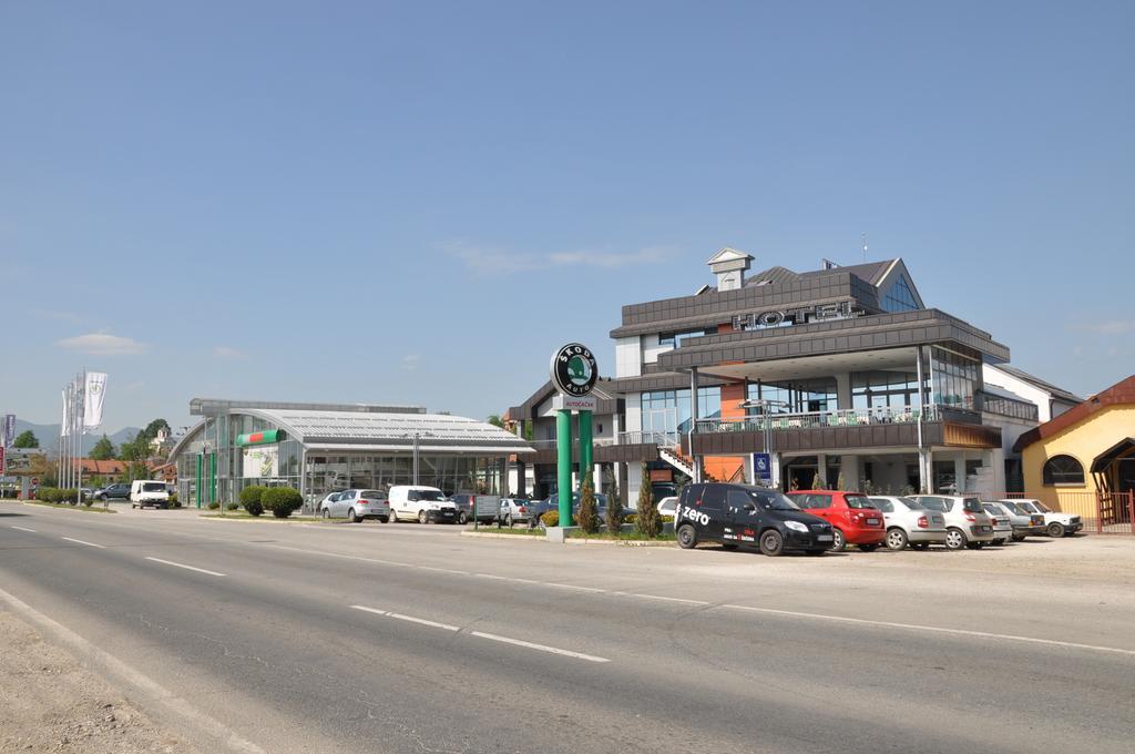 Hotel Kole Čačak Extérieur photo