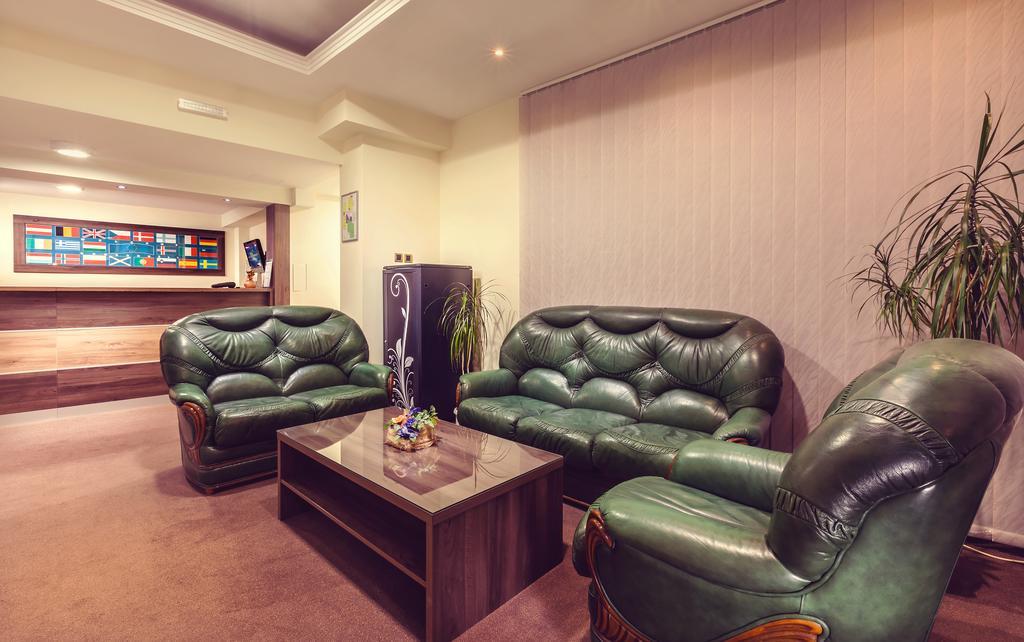 Hotel Kole Čačak Extérieur photo