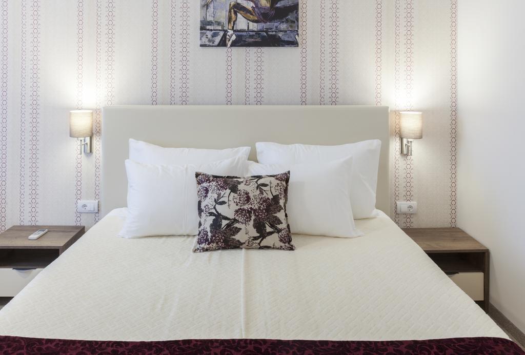 Hotel Kole Čačak Extérieur photo