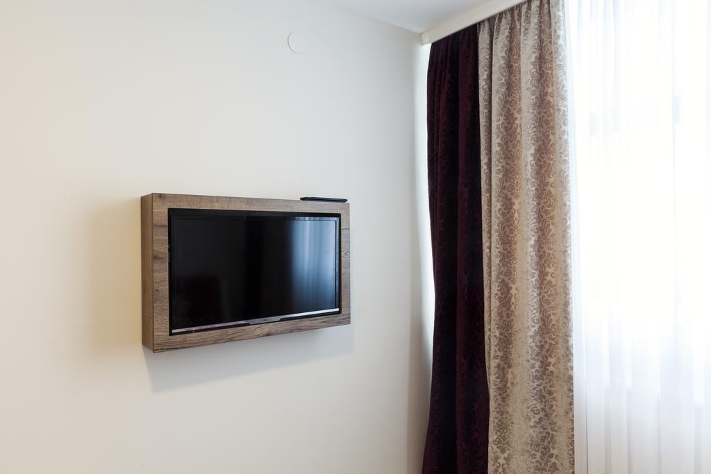 Hotel Kole Čačak Extérieur photo