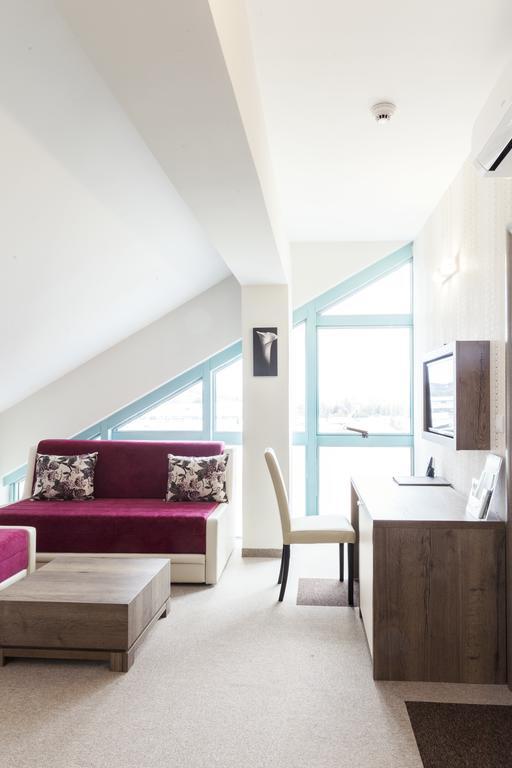 Hotel Kole Čačak Extérieur photo