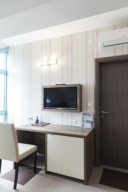 Hotel Kole Čačak Extérieur photo
