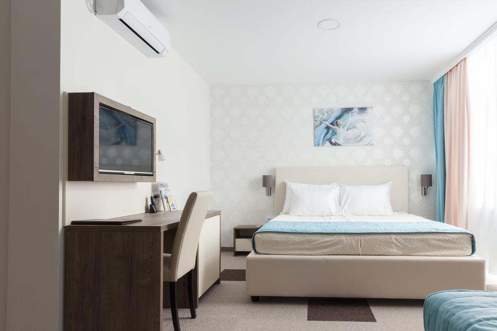 Hotel Kole Čačak Extérieur photo